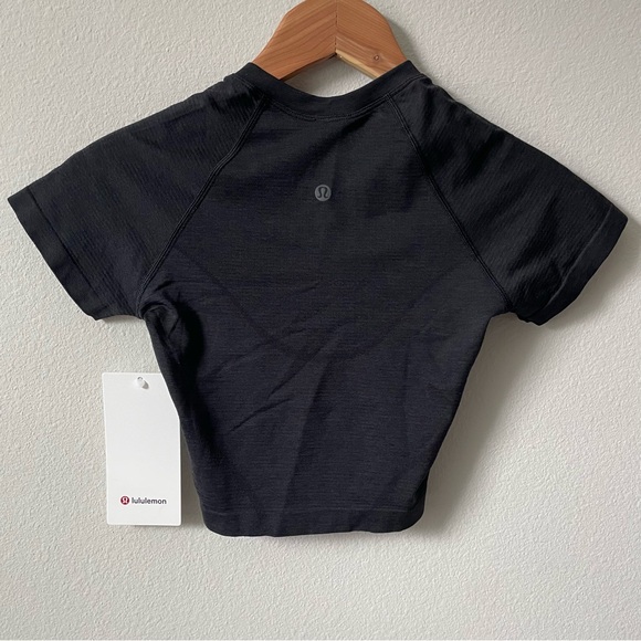 NWT Lululemon Swiftly Tech Cropped Short-Sleeve Black Size 2 - Picture 2 of 6